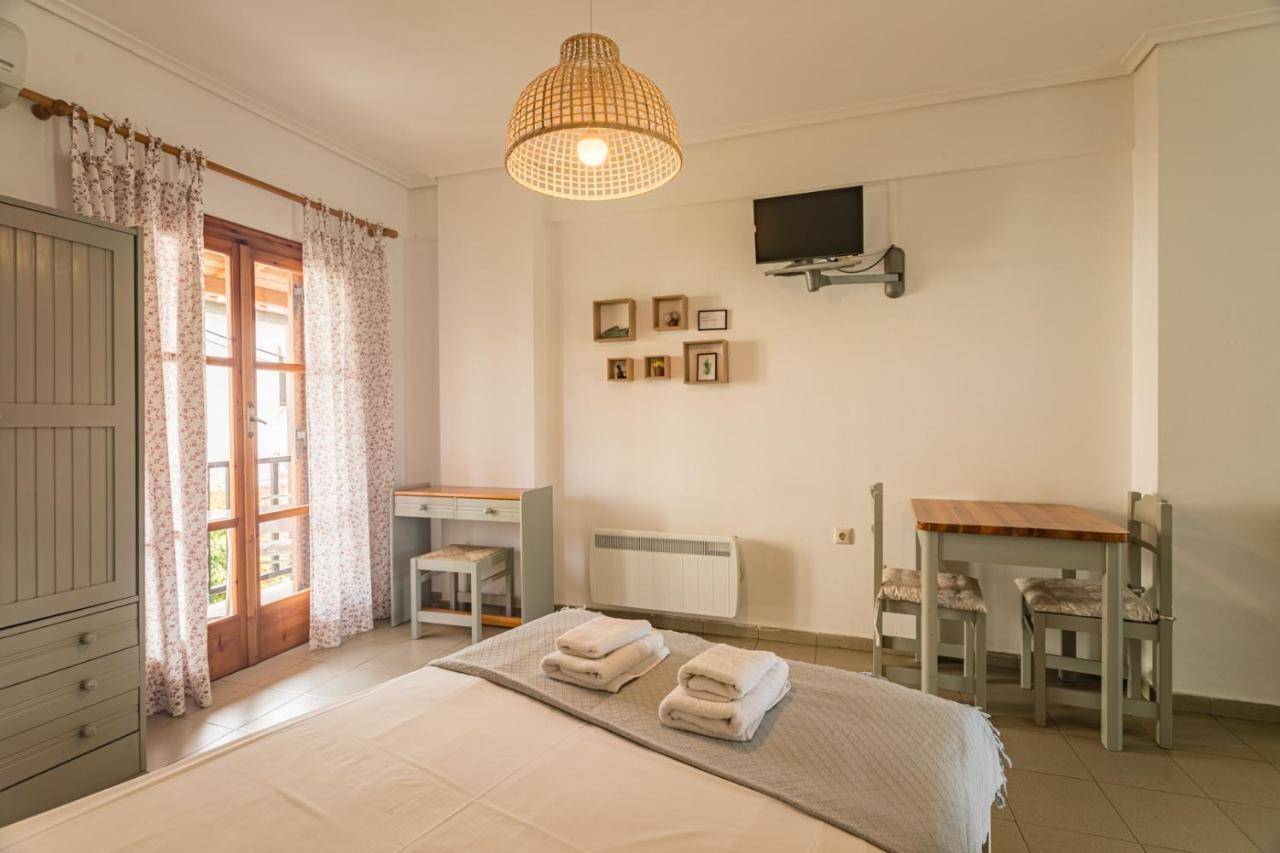 La Strada Studios Kardhamili Bagian luar foto
