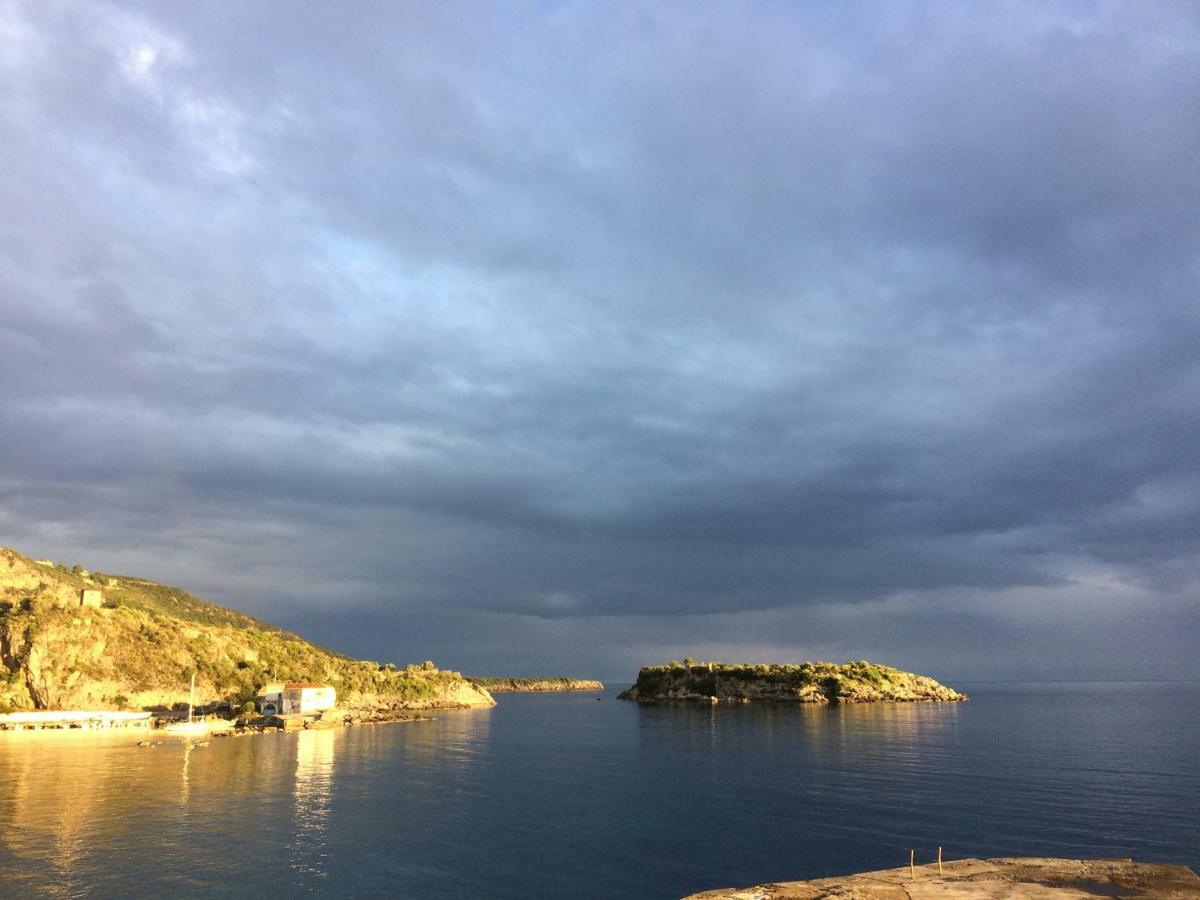 La Strada Studios Kardhamili Bagian luar foto